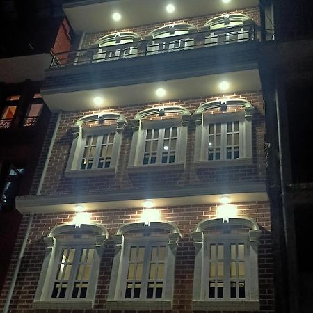 Nirvana Kuti Kathmandu Buitenkant foto
