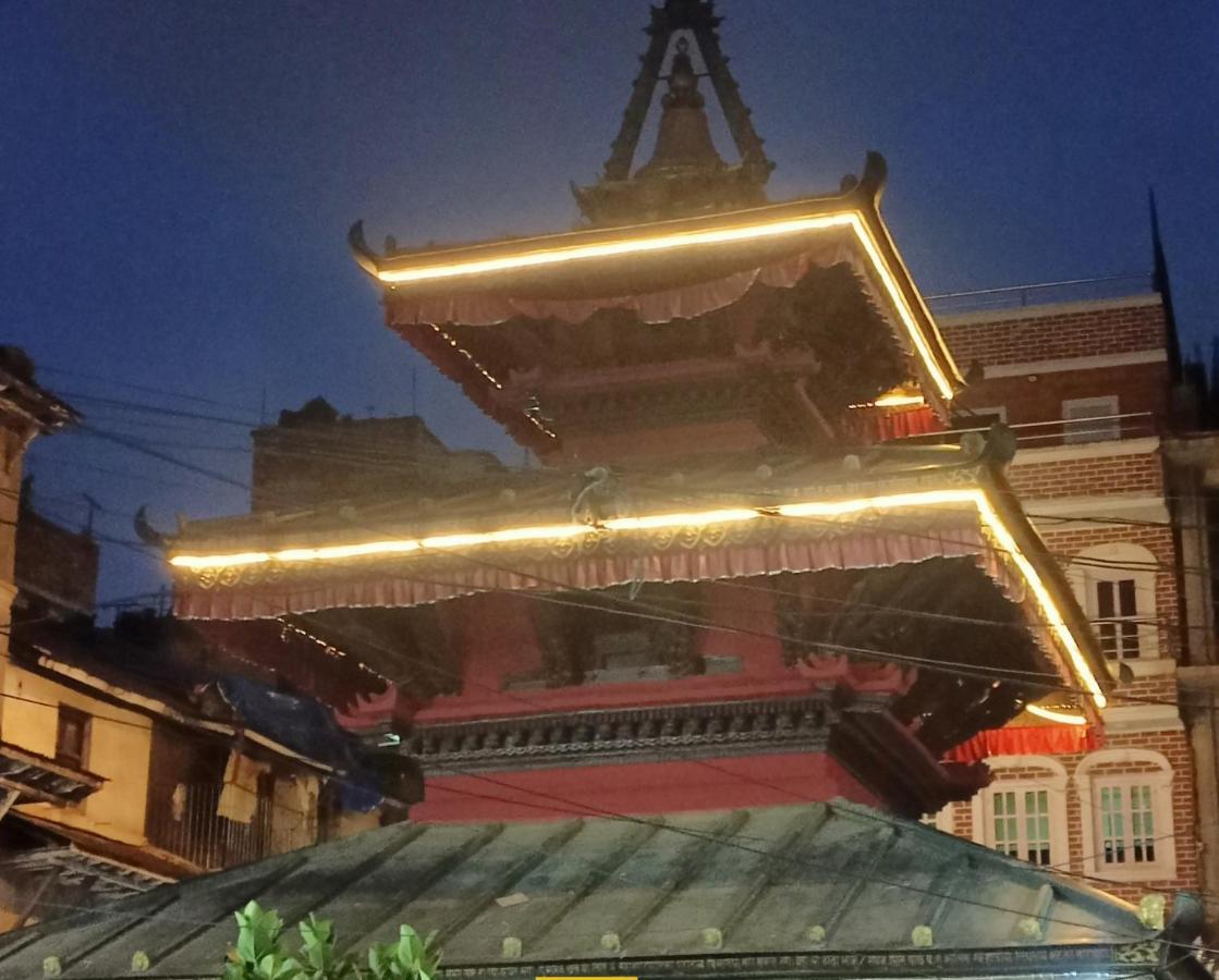 Nirvana Kuti Kathmandu Buitenkant foto