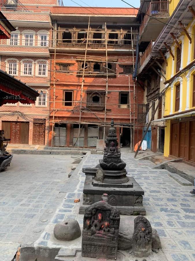 Nirvana Kuti Kathmandu Buitenkant foto